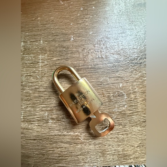 Louis vuitton brass lockset #323 - Picture 6 of 6